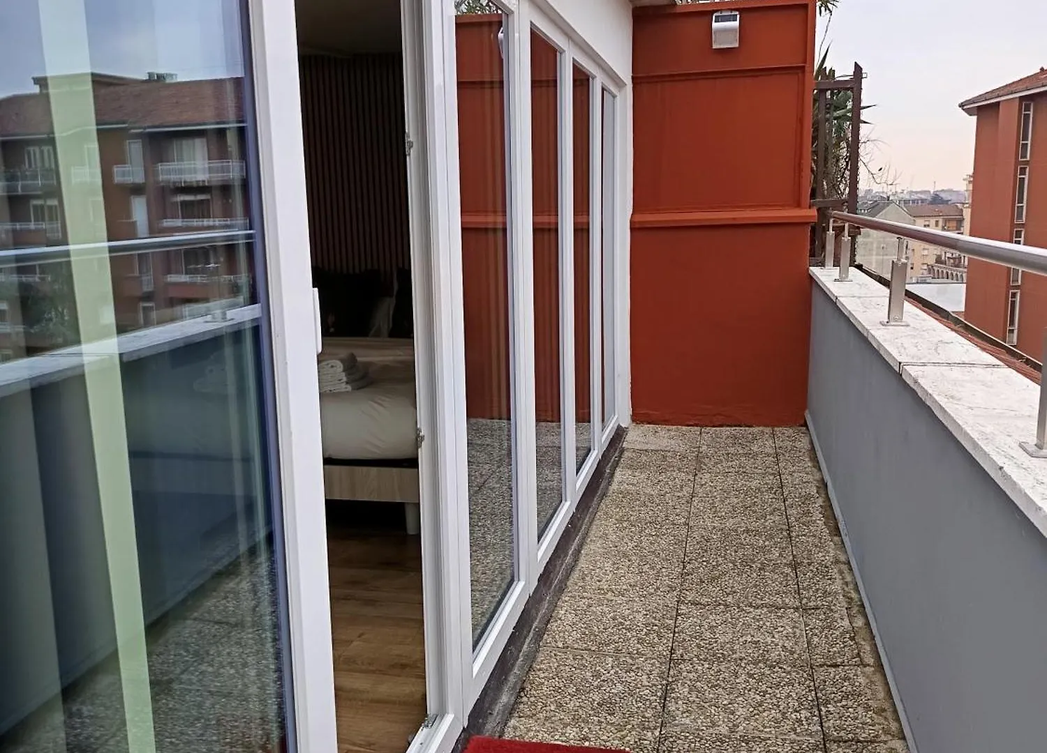 Sky View Apartment With Swimming Pool, Ac, Wifi, M2 Milan 0*,  Italy