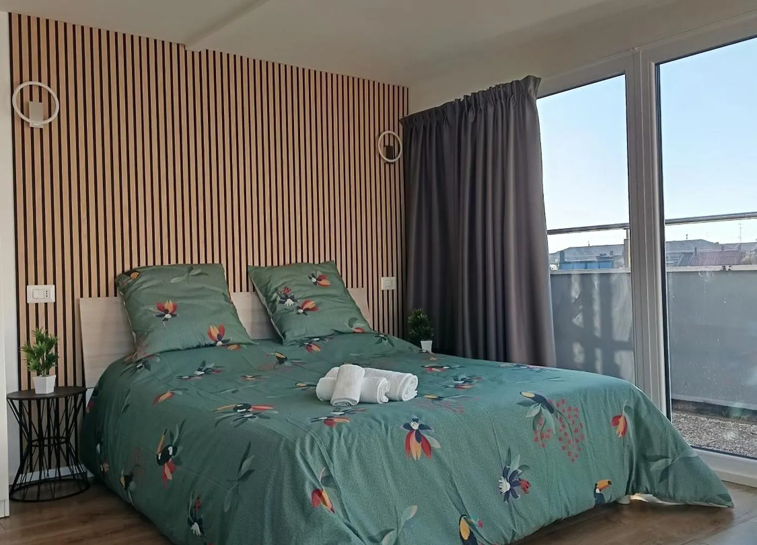 Sky View Apartment With Swimming Pool, Ac, Wifi, M2 Milan 0*,